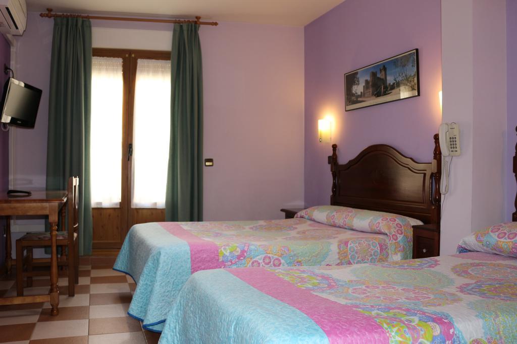 Hostal Don Jaime II Segovia Exterior foto