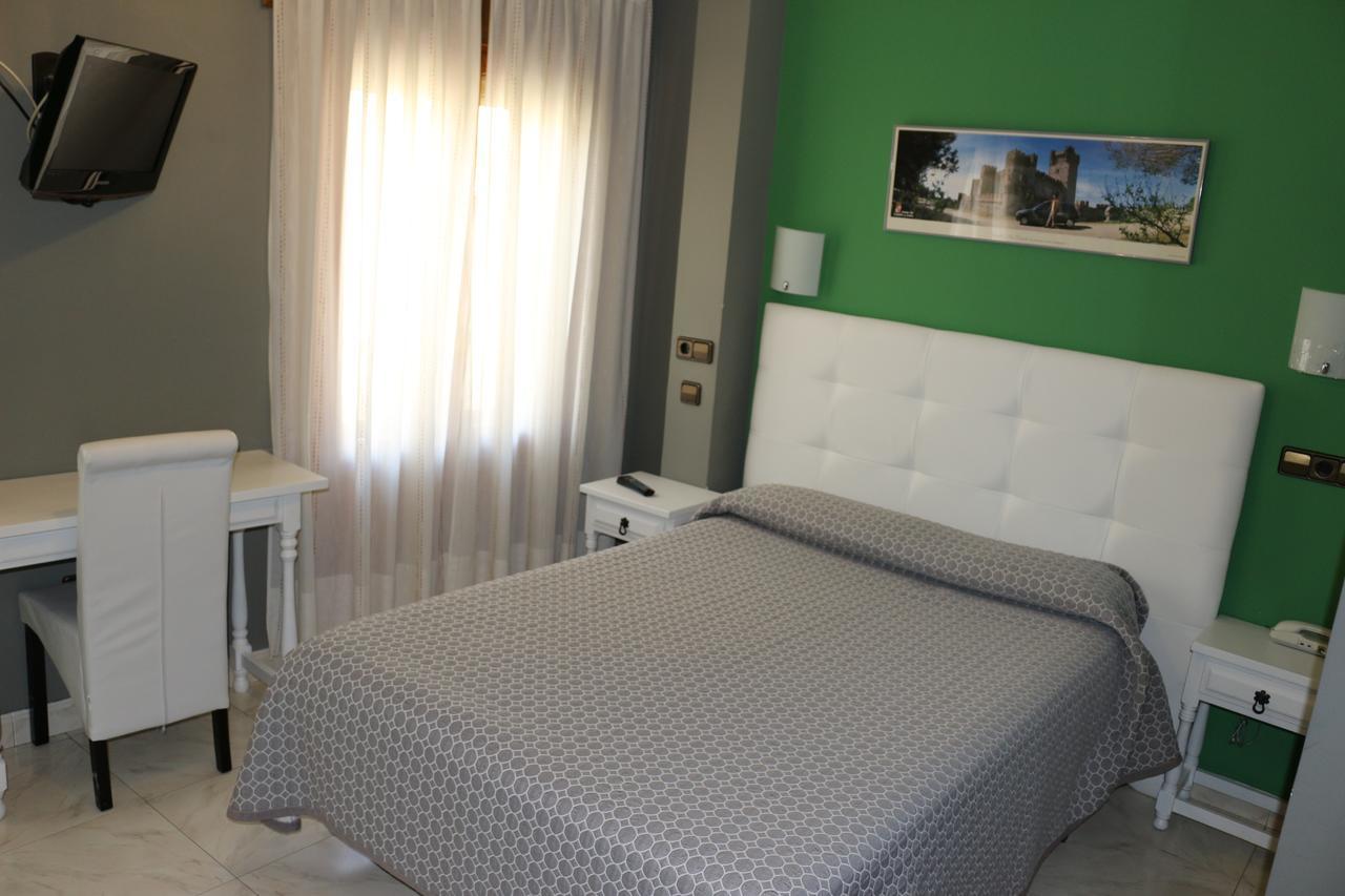 Hostal Don Jaime II Segovia Exterior foto