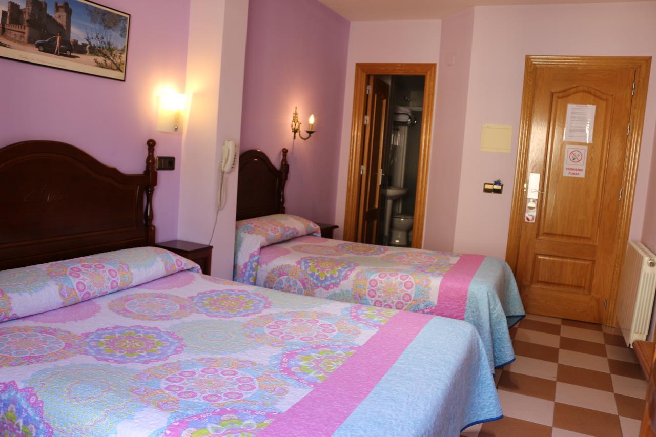 Hostal Don Jaime II Segovia Exterior foto