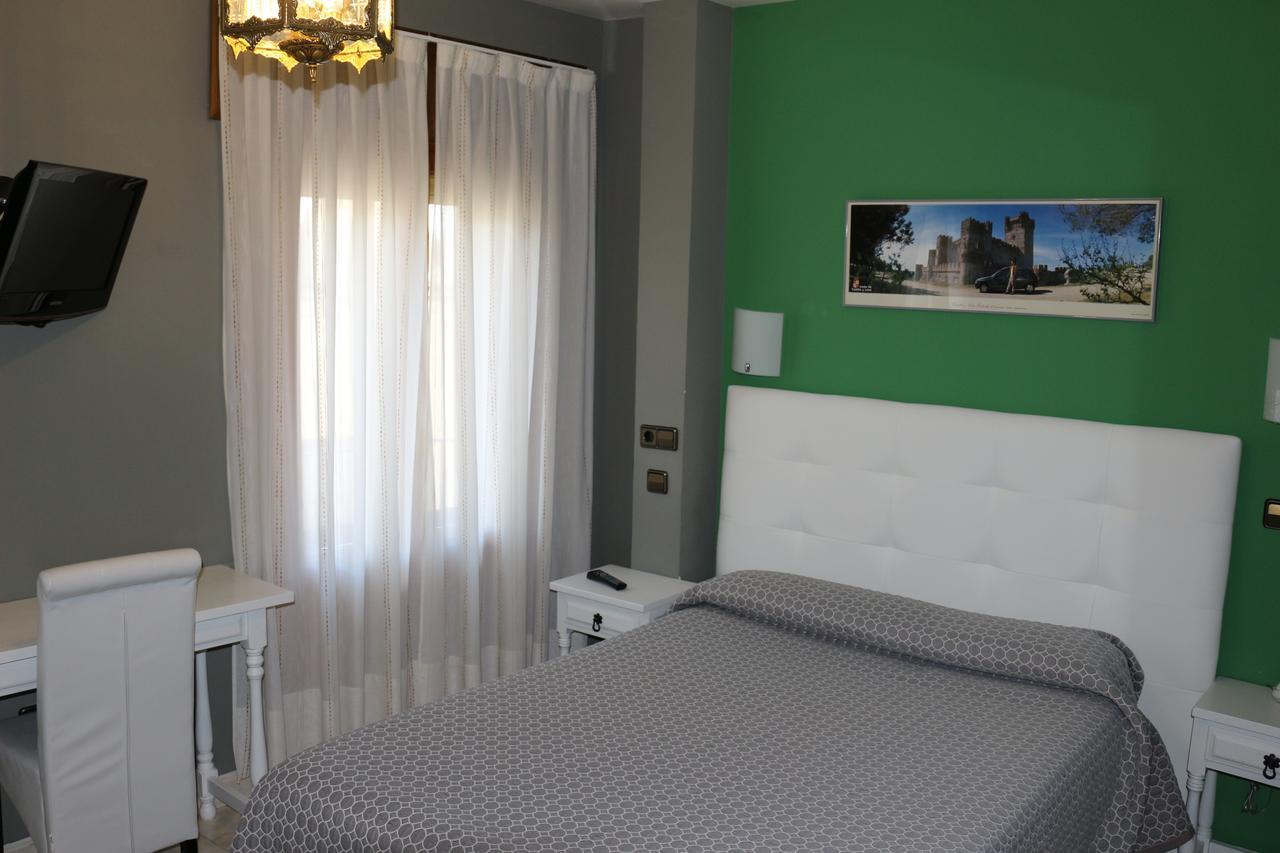 Hostal Don Jaime II Segovia Exterior foto